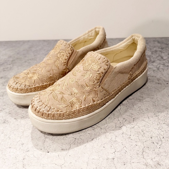 Johnny Was CECILIA SLIP ON SNEAKER Tan Embroidered Size 8.5